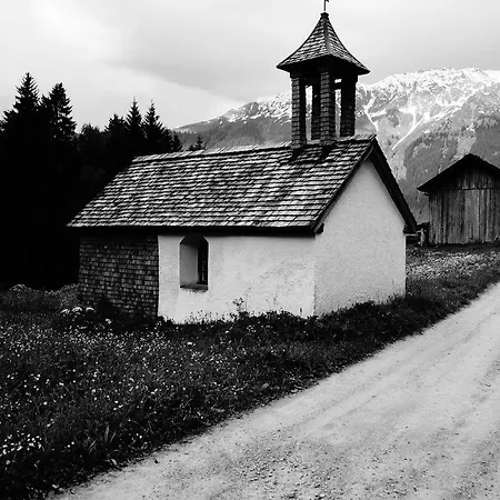 Semesterbostad Maisäß Lifinarblick *